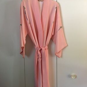 Vintage robe/embroidered